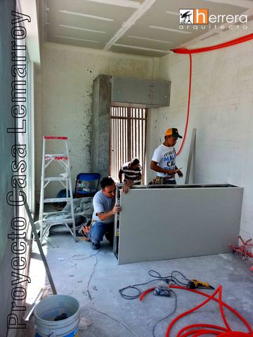 Trabajos de tablaroca en Biblioteca.