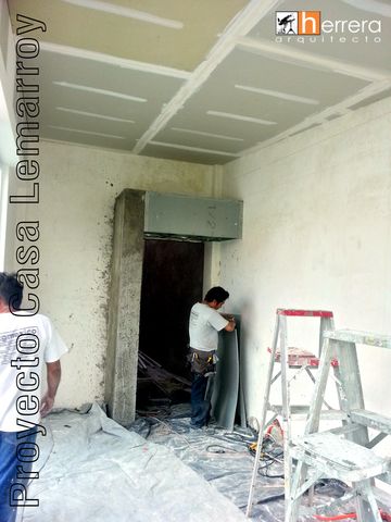 Trabajos de tablaroca en Biblioteca.