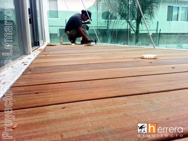 Madera para exteriores Deck de Cumarú en balcón.