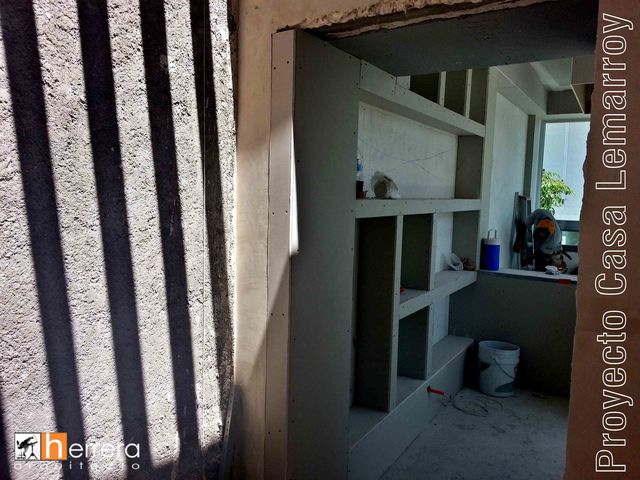 Trabajos de tablaroca en Biblioteca.