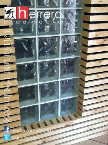Renovación de acabados en Oficina y cajas.