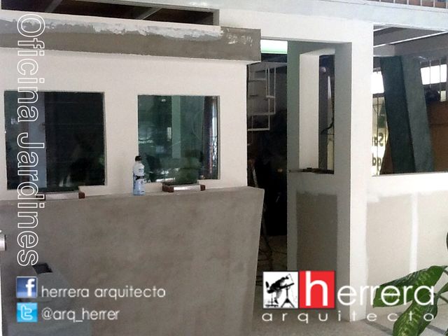 Renovación de acabados en Oficina y cajas.