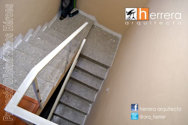 Renovación de escaleras hacia planta alta.