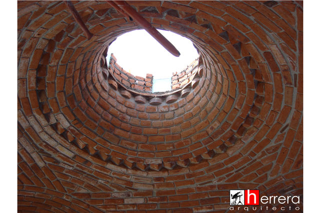 Cúpula de doble curvatura en recamara principal.