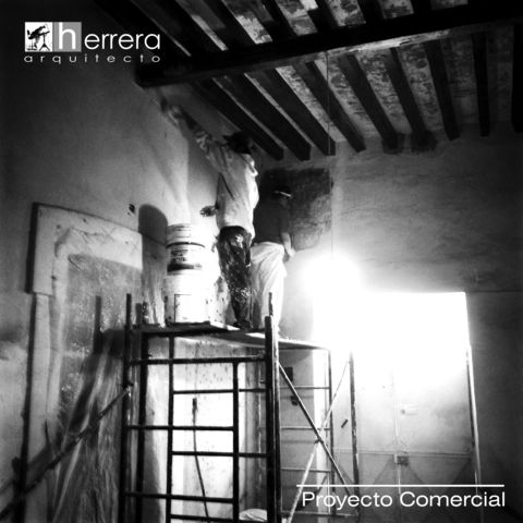 Restauración y mantenimiento de muros interiores.