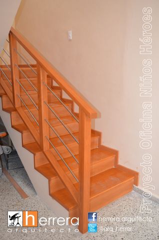 Renovación de escaleras hacia planta alta.